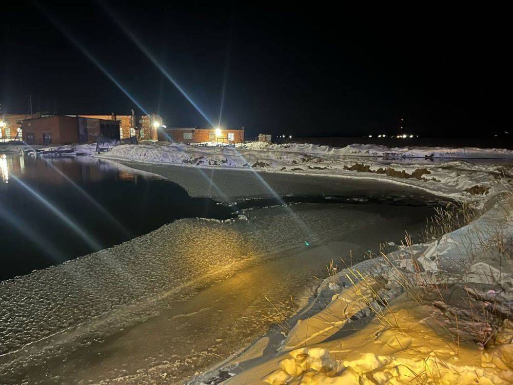 В Охотске погибли двое детей, утонув в водоеме возле электростанции