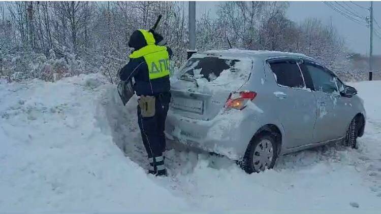 Хабаровские полицейские несут службу в условиях непогоды