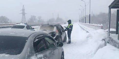 Хабаровские полицейские несут службу в условиях непогоды