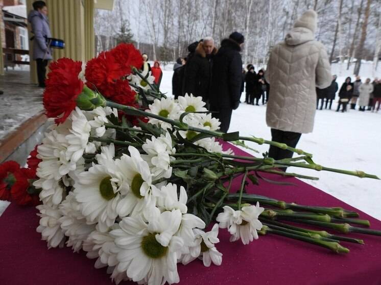 Новую мемориальную доску посвятили Герою России в школе Хабаровского края