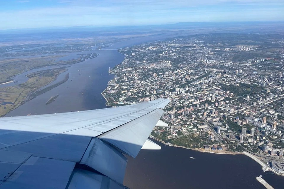 Самолет в Хабаровске вернулся на стоянку перед вылетом в Николаевск0