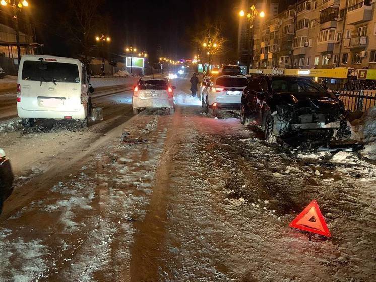 В Хабаровске водитель без прав вылетел на встречную полосу