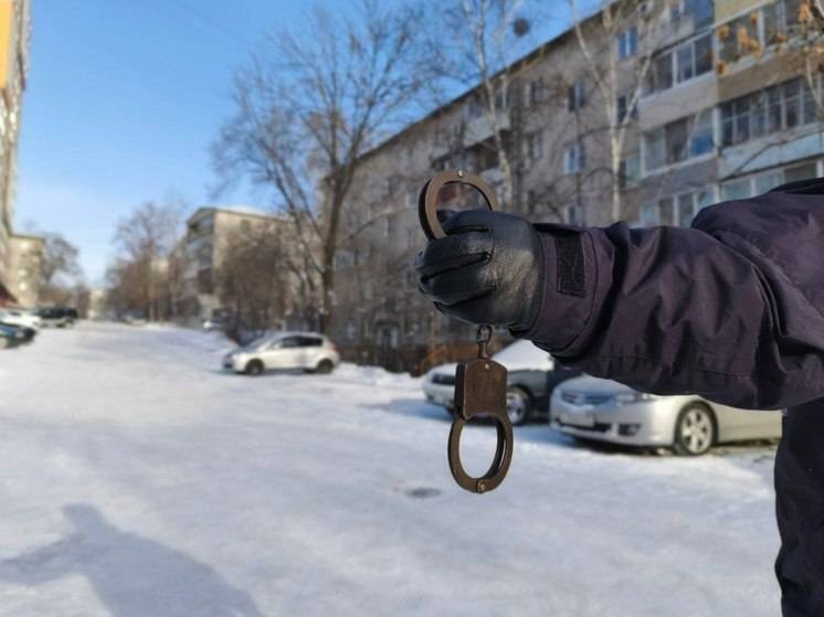 Все прятали в детской коляске: в Комсомольске-на-Амуре бывшие супруги обокрали супермаркет