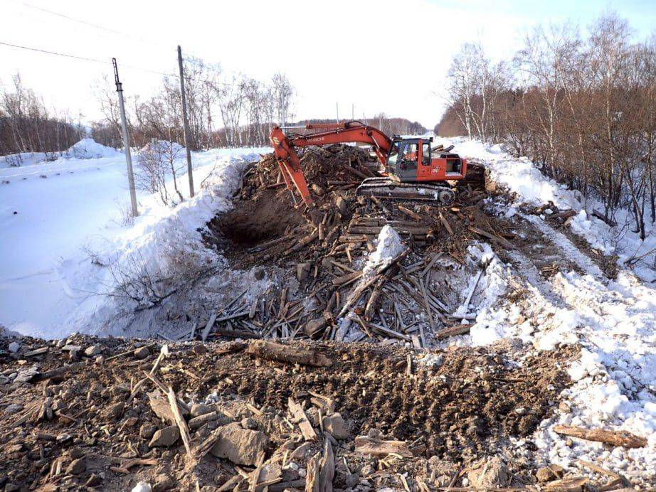 Стартовал ремонт моста через реку Половинка в Николаевском районе