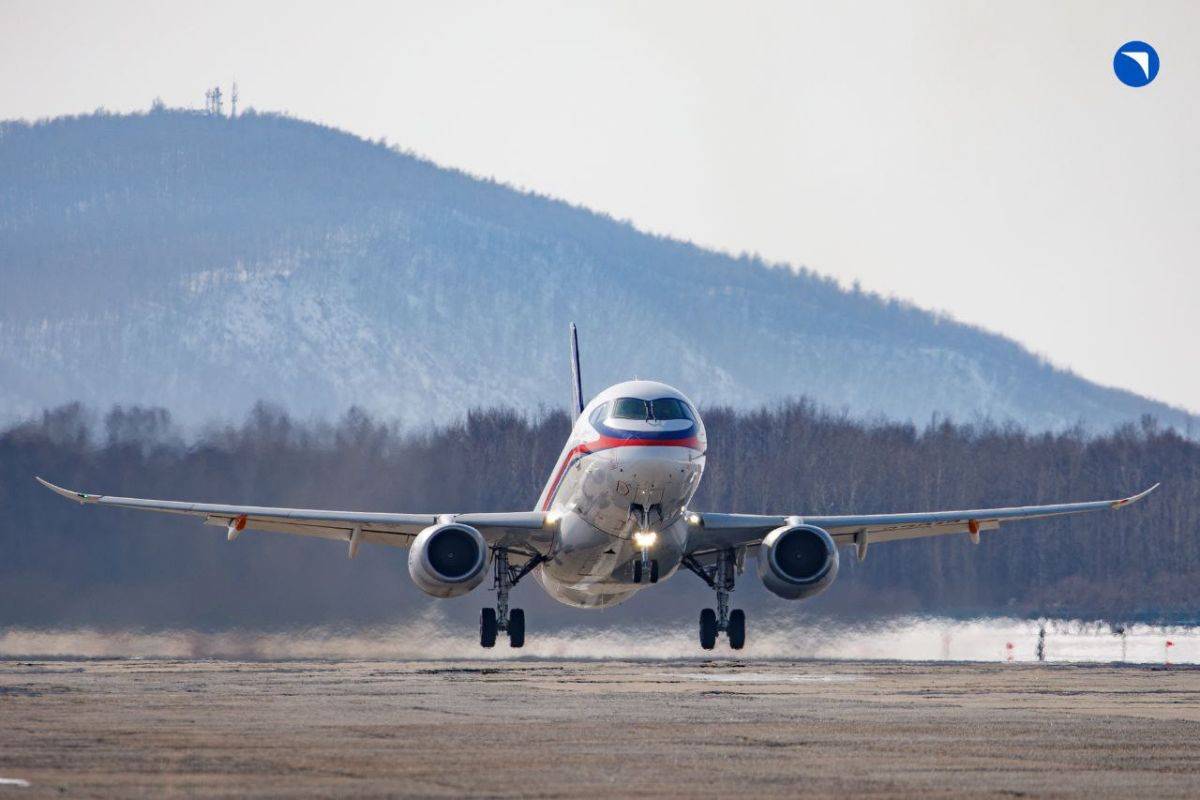 Первый полет с российским двигателем совершил Superjet-100 в Комсомольске-на-Амуре