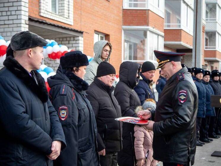 В Благовещенске семьи сотрудников МВД получат новые квартиры