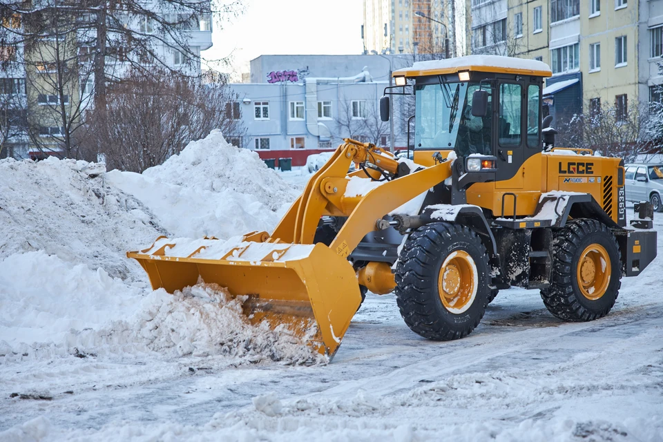 В Хабаровске усиливают борьбу с наледью с помощью противогололёдных реагентов0