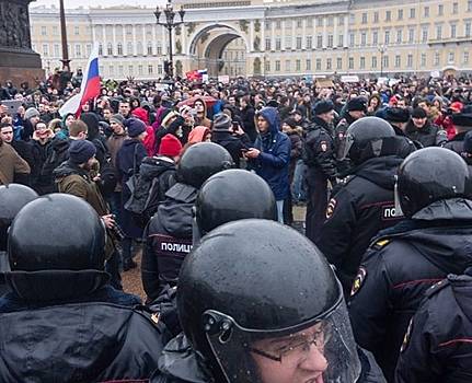 Во Владивостоке задержали 30 участников митинга против коррупции