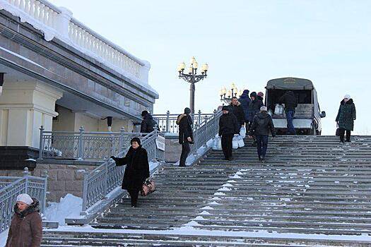 Жители Хабаровска возмущены крещенской очередью за святой водой